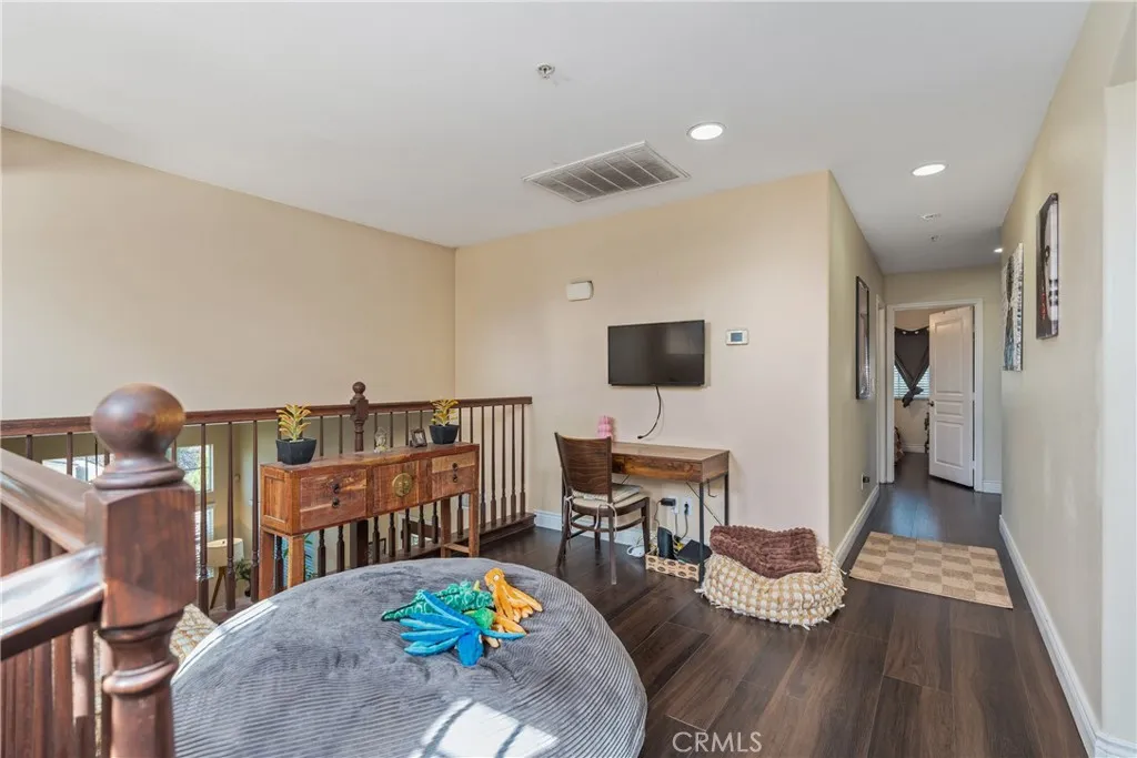 1535 W Persimmon, Rialto, California 92377 home-pic-15