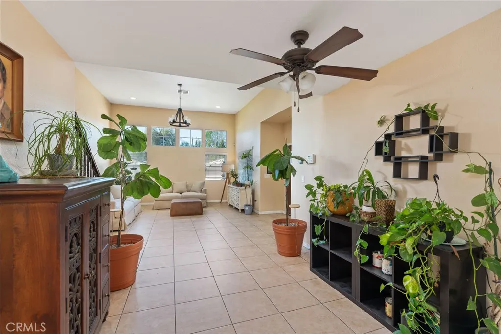 1535 W Persimmon, Rialto, California 92377 home-pic-7