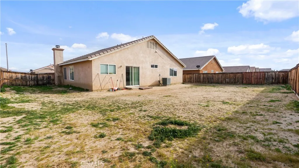 15460 Guava, Victorville, California 92394 home-pic-3