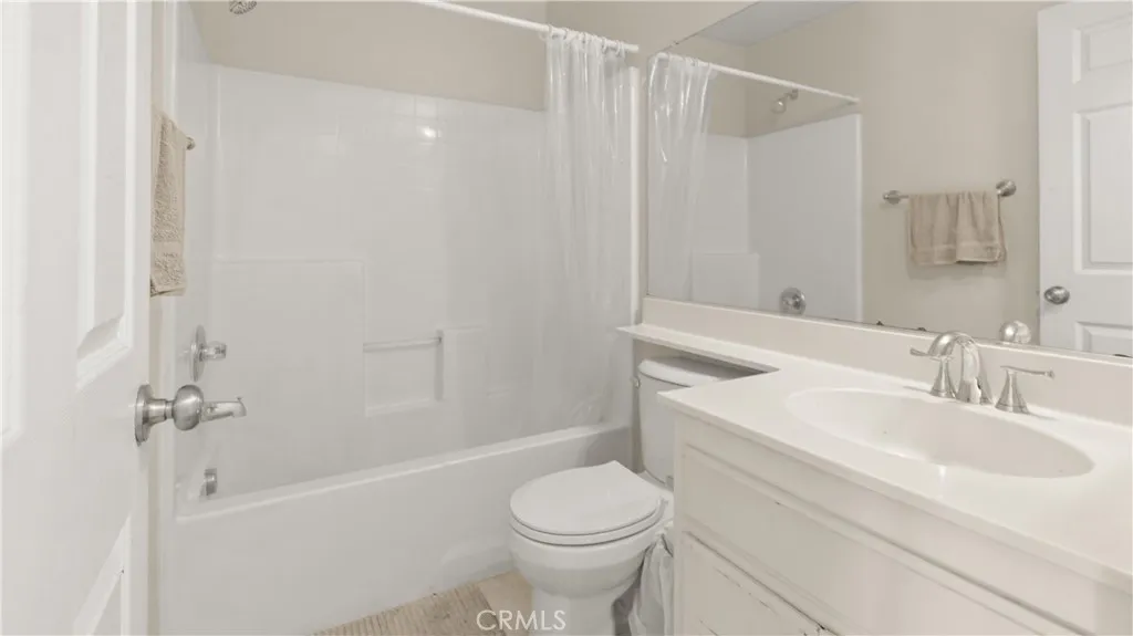 15460 Guava, Victorville, California 92394 home-pic-8