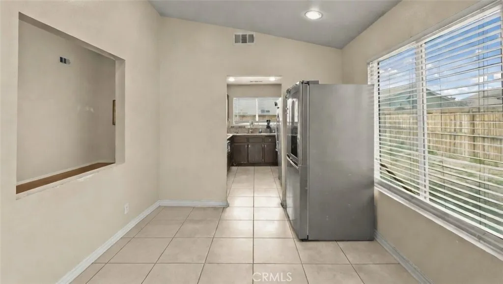 15460 Guava, Victorville, California 92394 home-pic-13