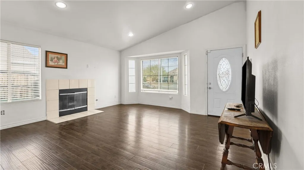 15460 Guava, Victorville, California 92394 home-pic-7