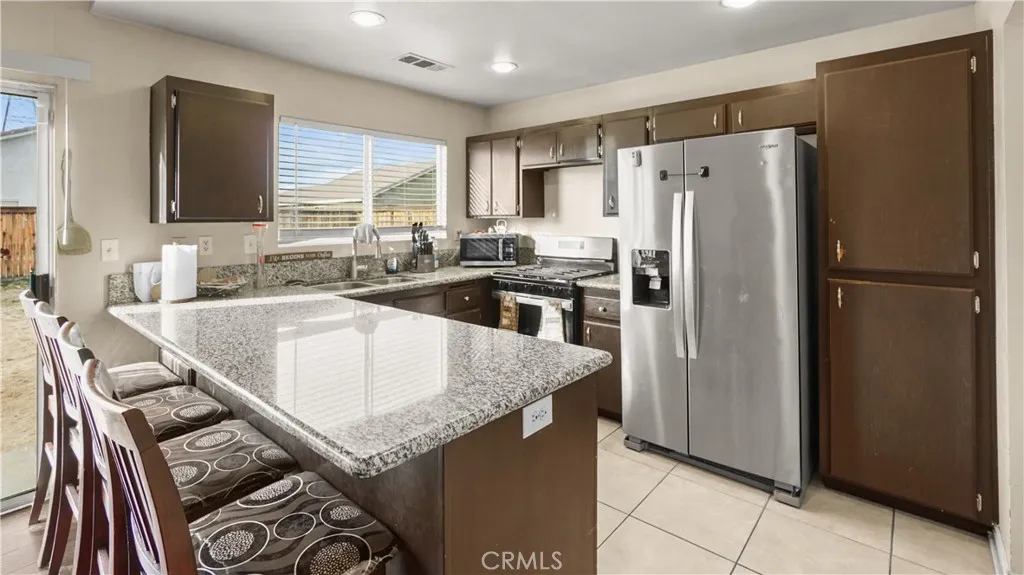 15460 Guava, Victorville, California 92394 home-pic-12