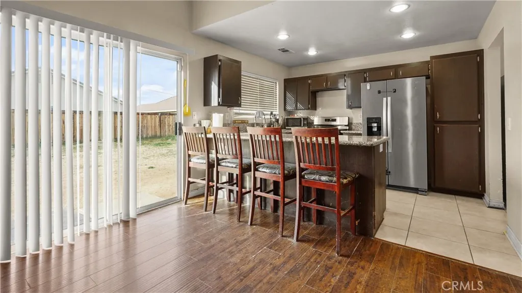 15460 Guava, Victorville, California 92394 home-pic-11