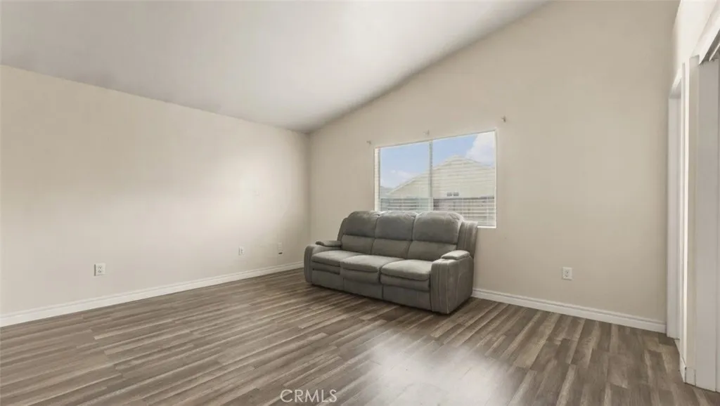 15460 Guava, Victorville, California 92394 home-pic-16
