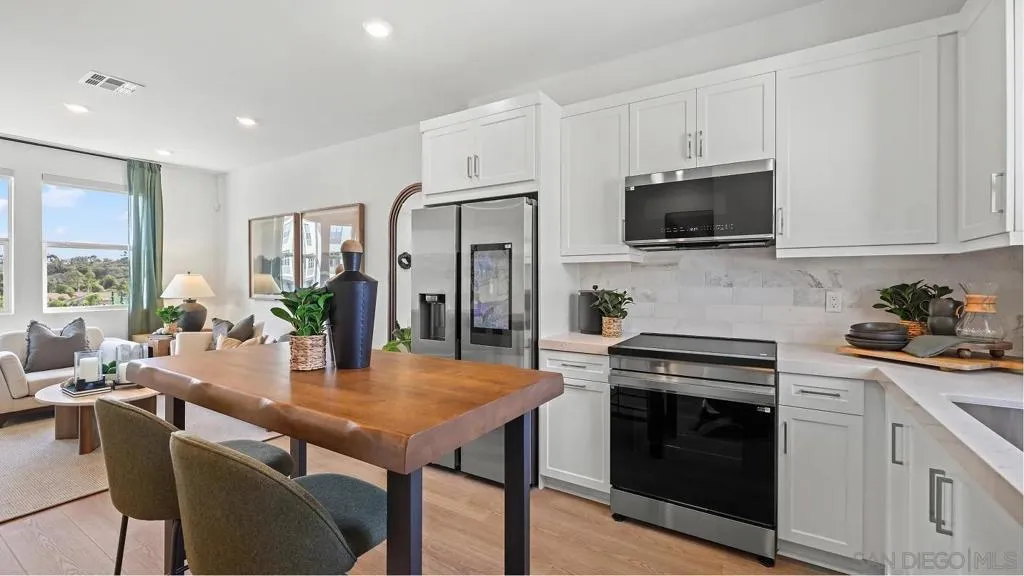 336 Summer Breeze Way, Oceanside, California 92057 home-pic-5