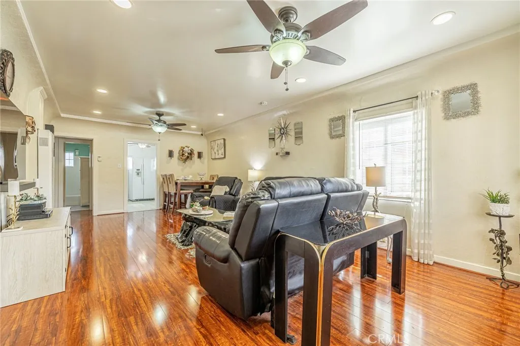 1000 N Mayo, Compton, California 90221 home-pic-2