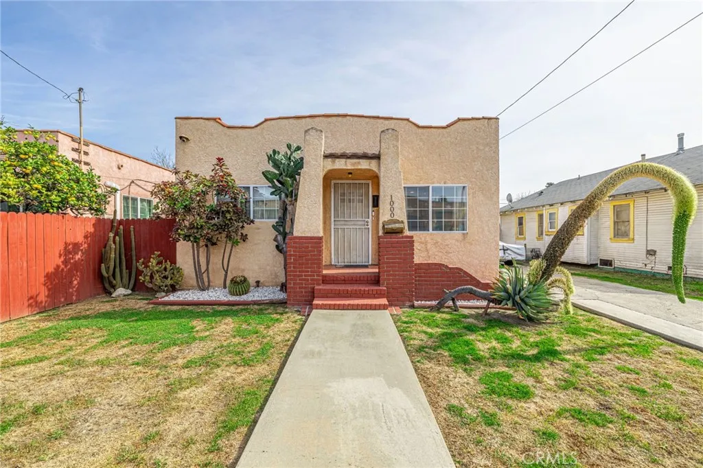 1000 N Mayo, Compton, California 90221 home-pic-1