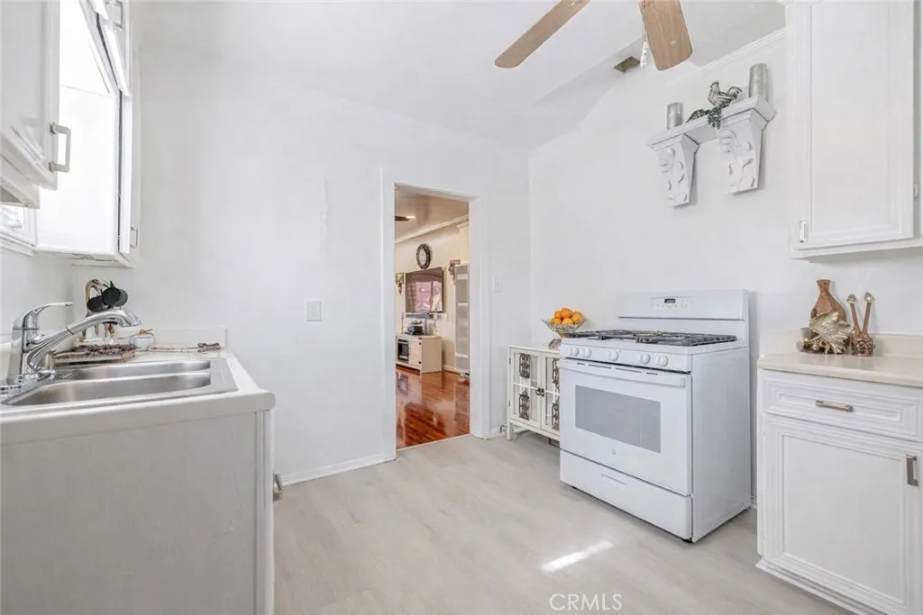 1000 N Mayo, Compton, California 90221 home-pic-6