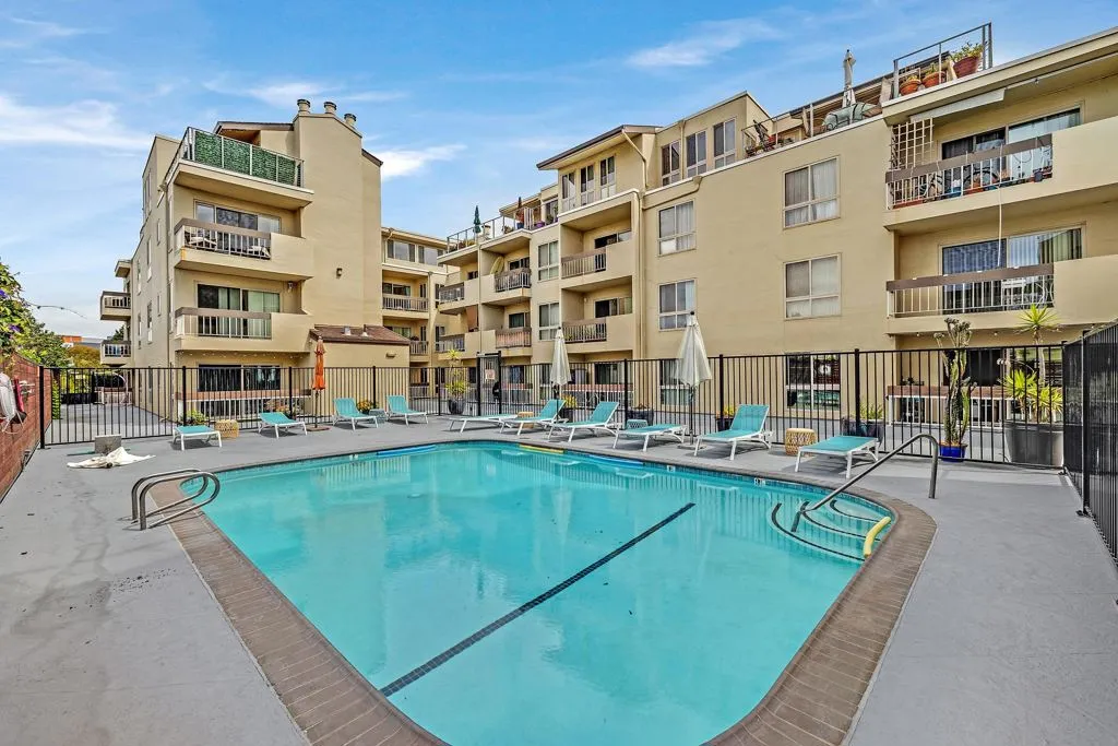 77 Fairmount Ave 220, Oakland, California 94611 home-pic-18
