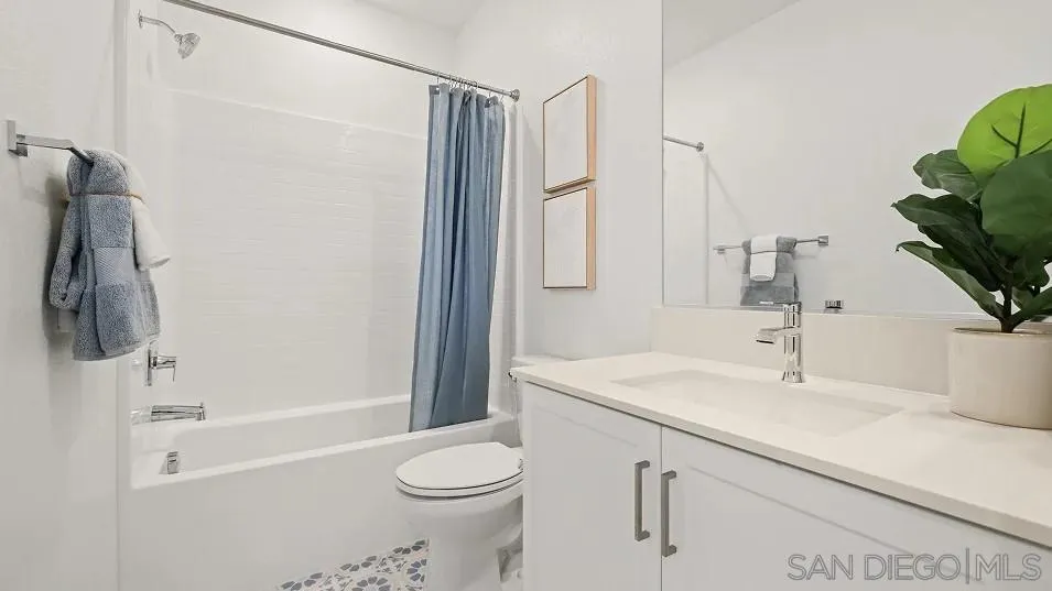 379 Honeysuckle, Oceanside, California 92057 home-pic-8