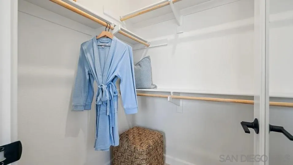 379 Honeysuckle, Oceanside, California 92057 home-pic-16