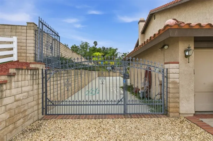 Side Gate From Front