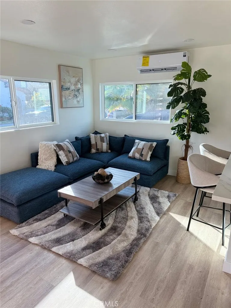 1008 Long, Inglewood, California 90302 — photo 4