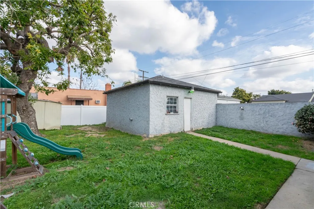 701 N Spring Avenue, Compton, California 90221 home-pic-2