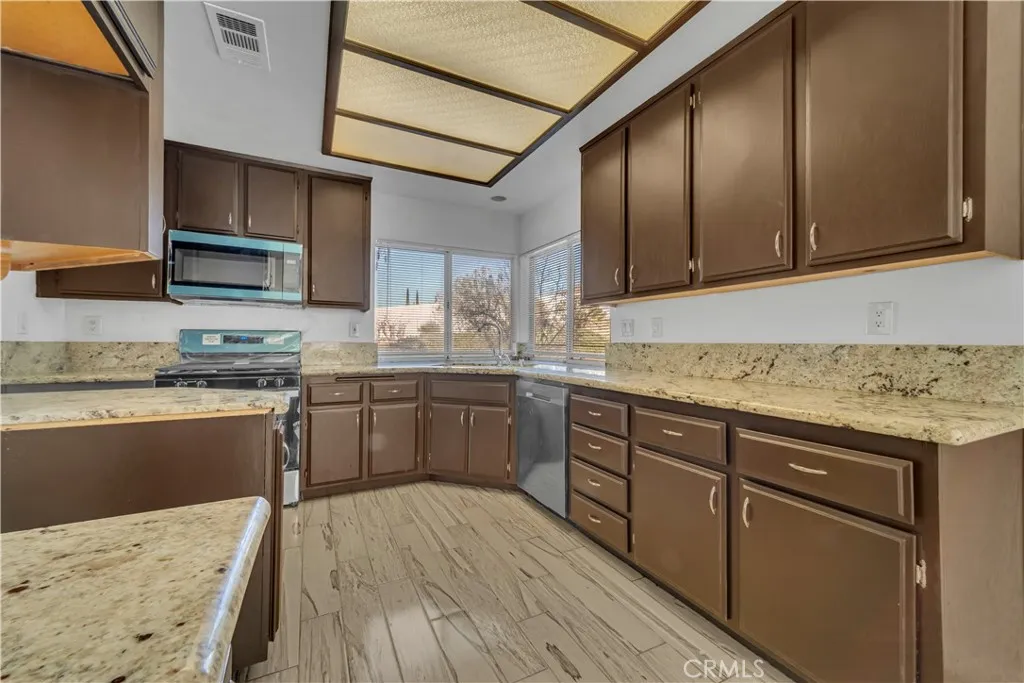 36418 Ramona, Palmdale, California 93550 home-pic-7