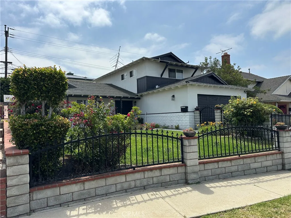 19008 Hillford, Carson, California 90746 home-pic-1