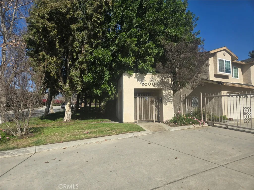 2260 N Towne, Pomona, California 91767 home-pic-1