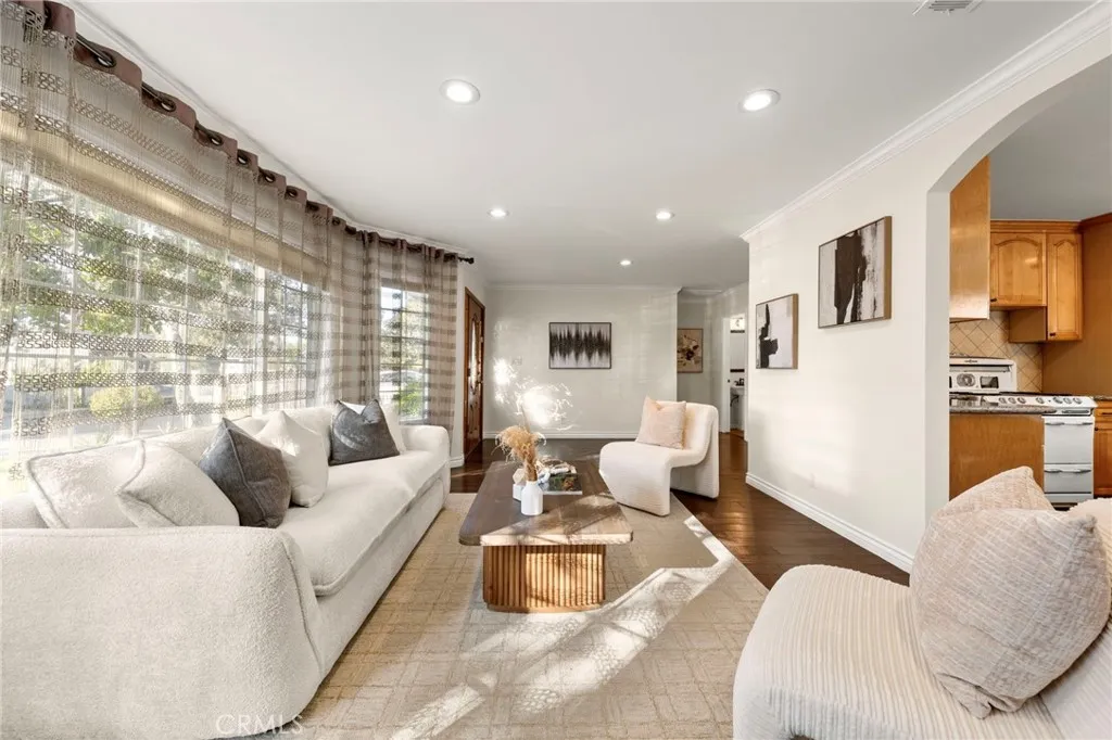 13951 Addison, Sherman Oaks, California 91423 home-pic-8