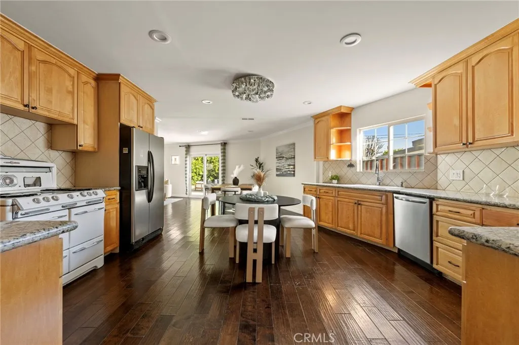 13951 Addison, Sherman Oaks, California 91423 home-pic-13
