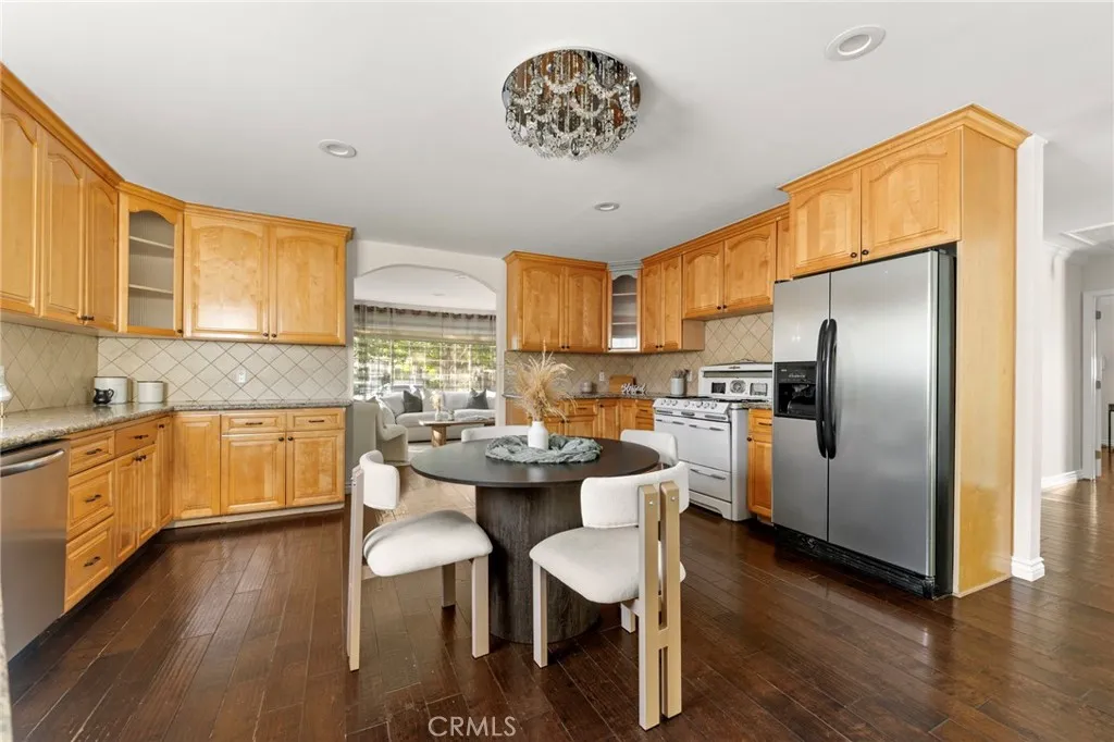 13951 Addison, Sherman Oaks, California 91423 home-pic-16