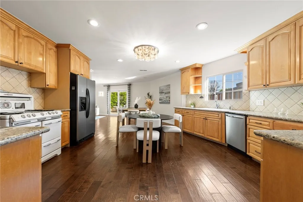 13951 Addison, Sherman Oaks, California 91423 home-pic-12