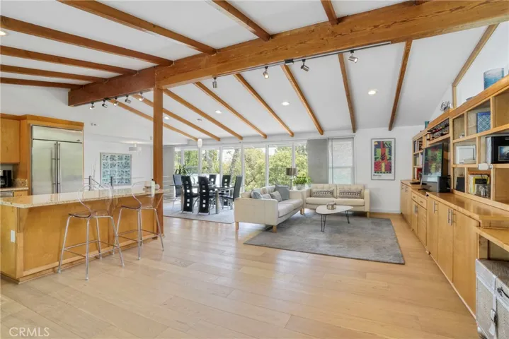3839 Davana Road, Sherman Oaks, California 91423