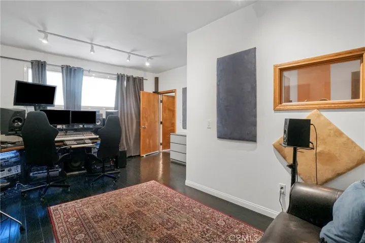 3839 Davana Road, Sherman Oaks, California 91423