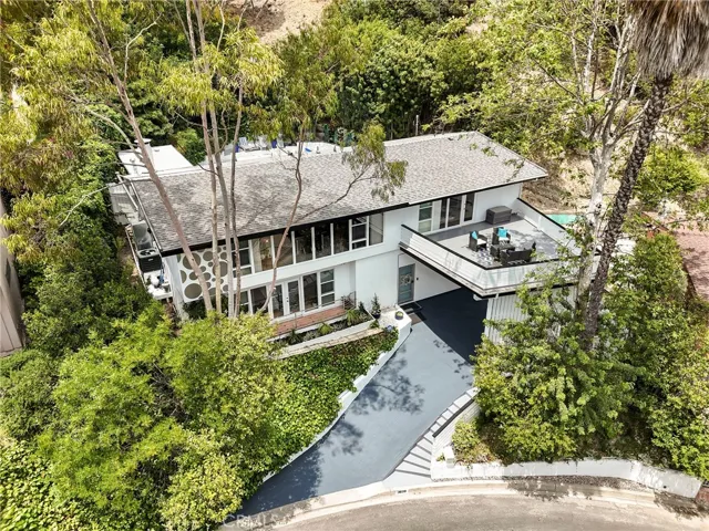 3839 Davana Road, Sherman Oaks, California 91423