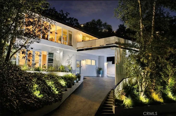 3839 Davana Road, Sherman Oaks, California 91423