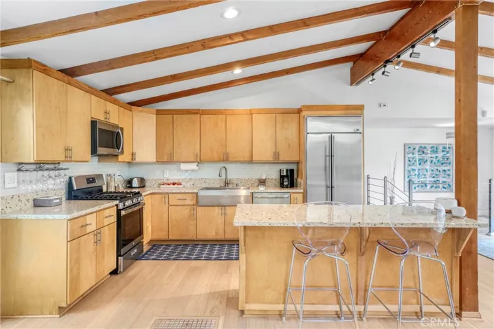 3839 Davana Road, Sherman Oaks, California 91423
