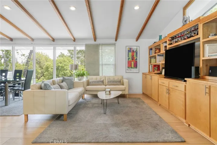 3839 Davana Road, Sherman Oaks, California 91423