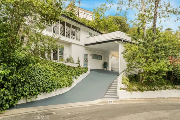 3839 Davana Road, Sherman Oaks, California 91423