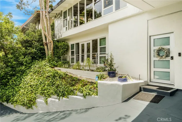 3839 Davana Road, Sherman Oaks, California 91423