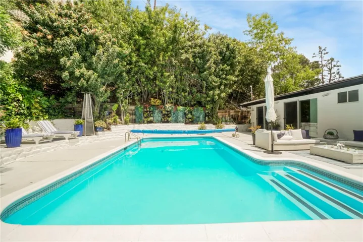 3839 Davana Road, Sherman Oaks, California 91423