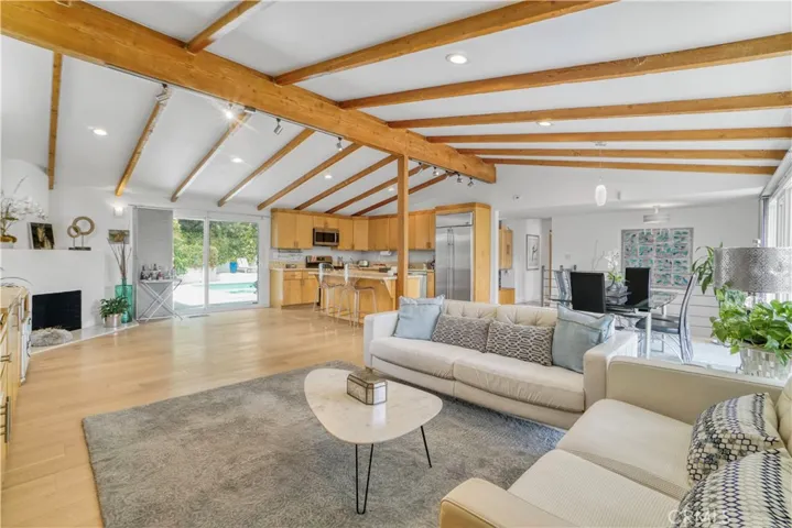 3839 Davana Road, Sherman Oaks, California 91423