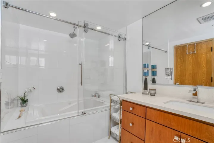 3839 Davana Road, Sherman Oaks, California 91423