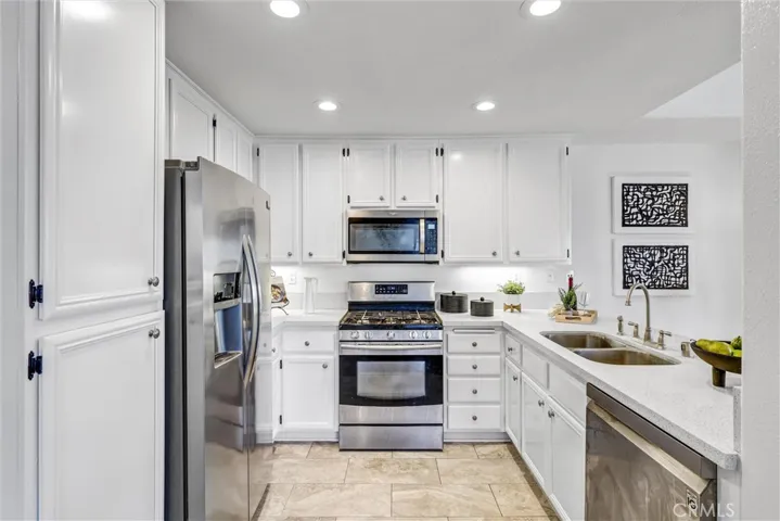 91 Tierra Plano, Rancho Santa Margarita, California 92688