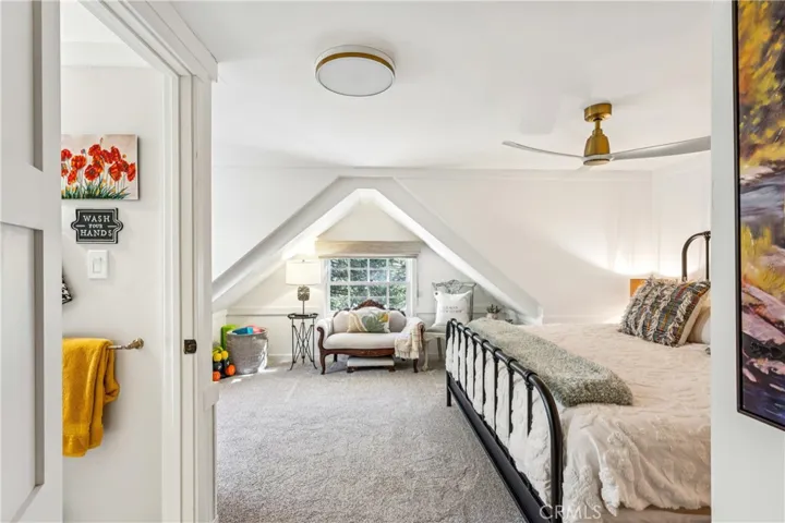 Upstairs ensuite bedroom