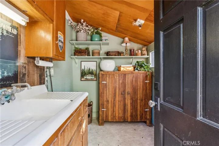 Great space for gardening shed, hobbies, sorkshop