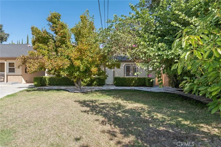 22639 Calvert Street F, Woodland Hills, California 91367