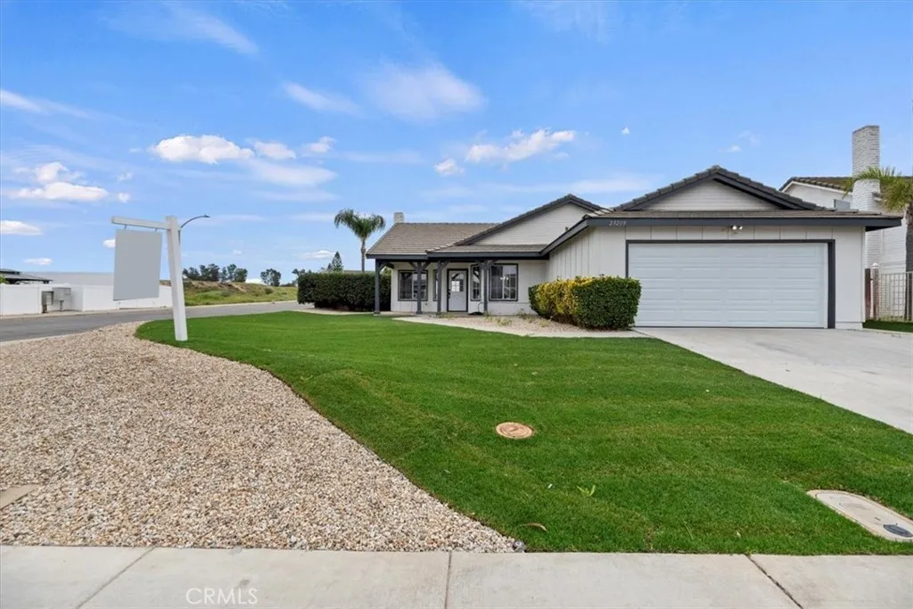 23209 Norrisgrove, Perris, California 92570 home-pic-2