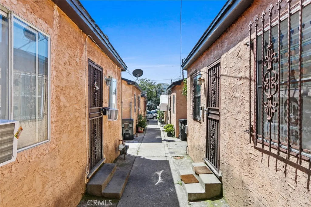 2015 Pennsylvania Avenue, Los Angeles, California 90033 home-pic-4