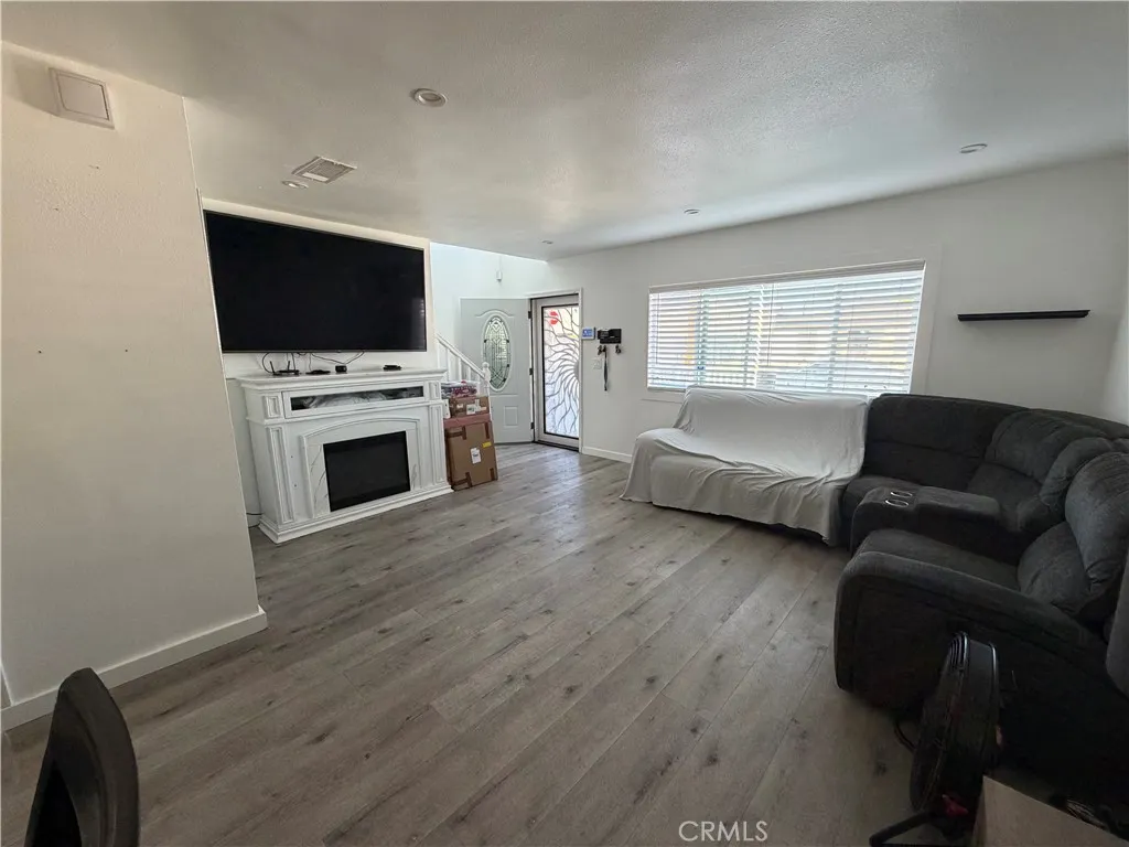 4622 W 156th, Lawndale, California 90260 home-pic-8