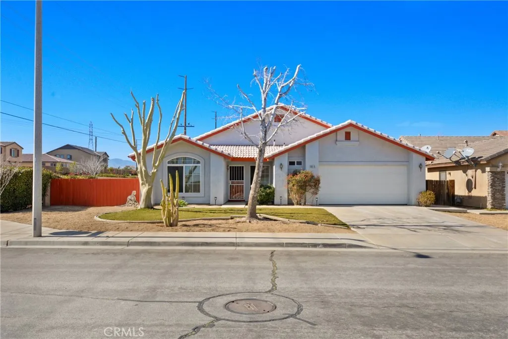 8910 Newcastle, Hesperia, California 92344 home-pic-1