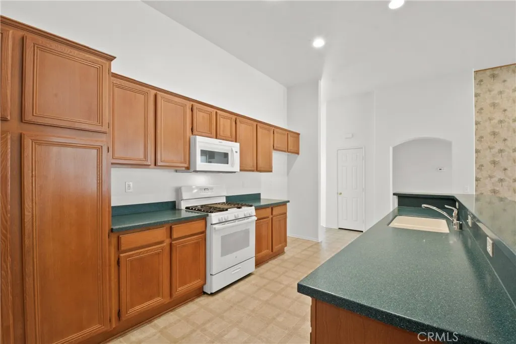 8910 Newcastle, Hesperia, California 92344 home-pic-11