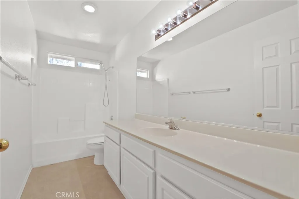 8910 Newcastle, Hesperia, California 92344 home-pic-19
