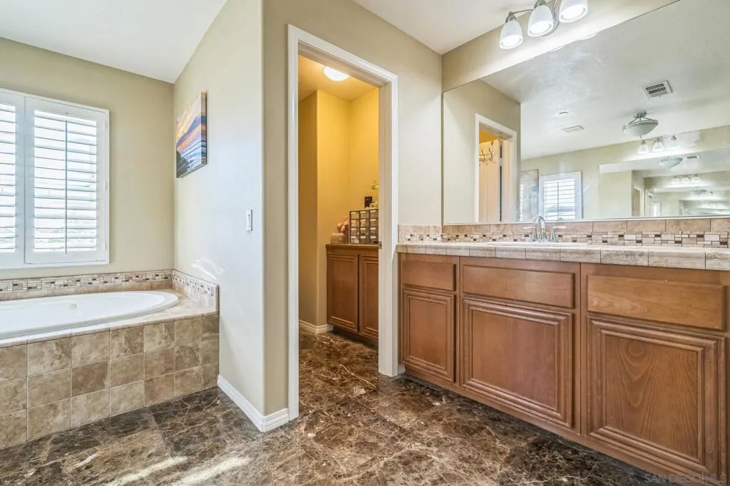 3152 Beven Dr, Escondido, California 92027 home-pic-21