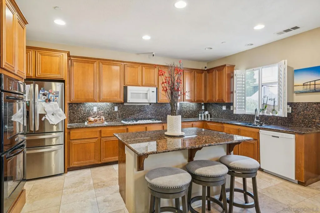 3152 Beven Dr, Escondido, California 92027 home-pic-13