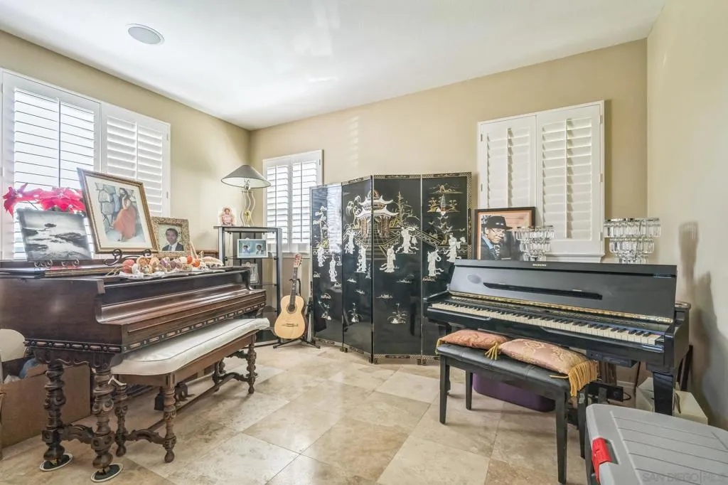 3152 Beven Dr, Escondido, California 92027 home-pic-8